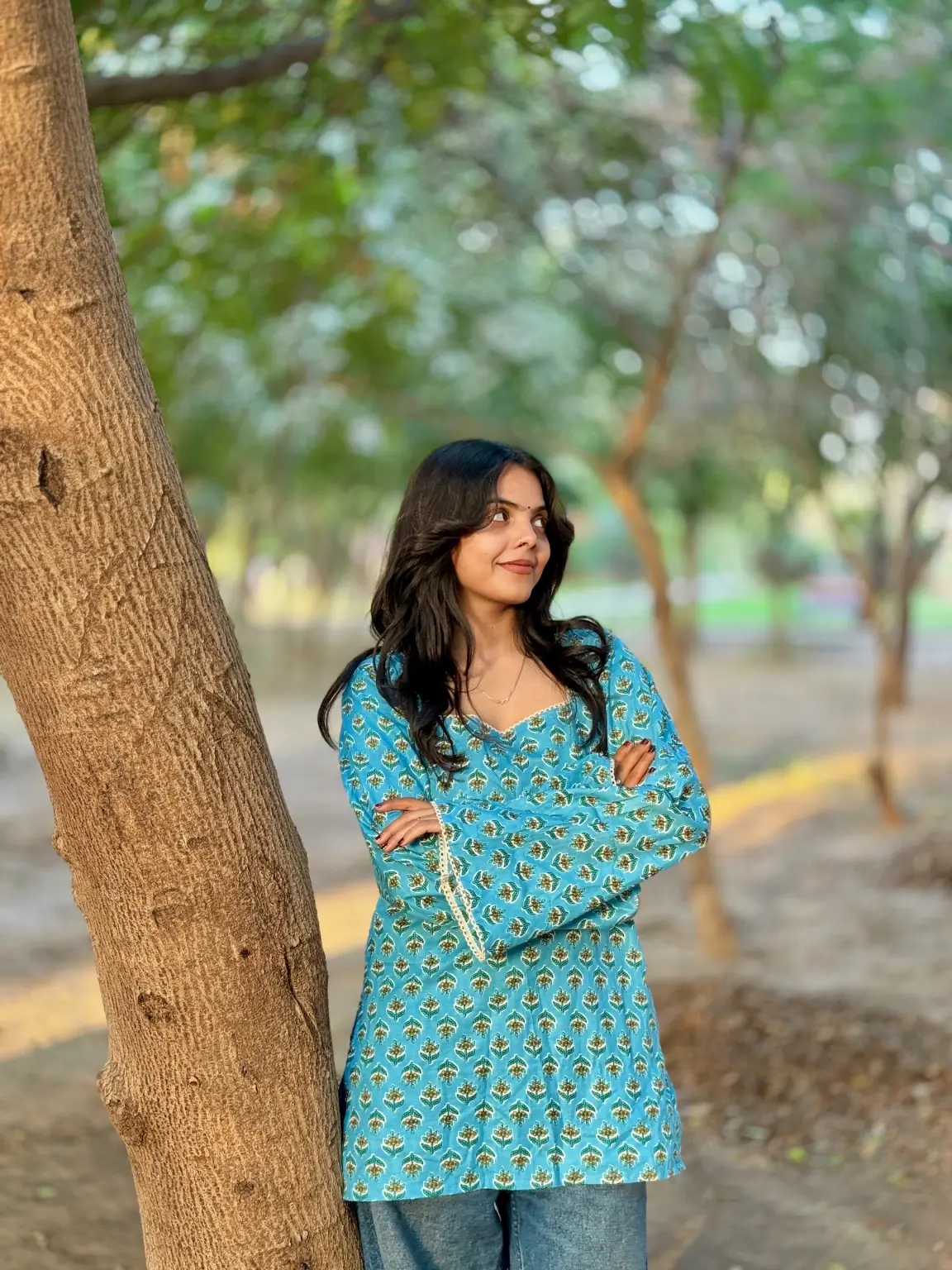 इरा - Square neckline bell sleeves design