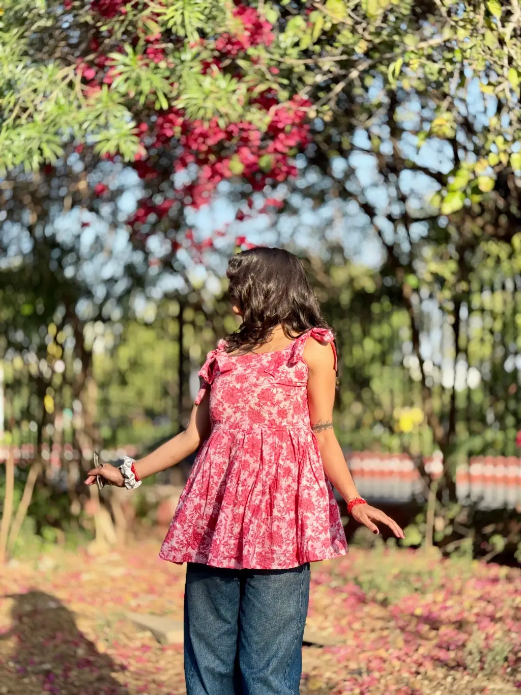 गुलबहार - FLORAL PRINT TIE-UP STRAP SHORT KURTI