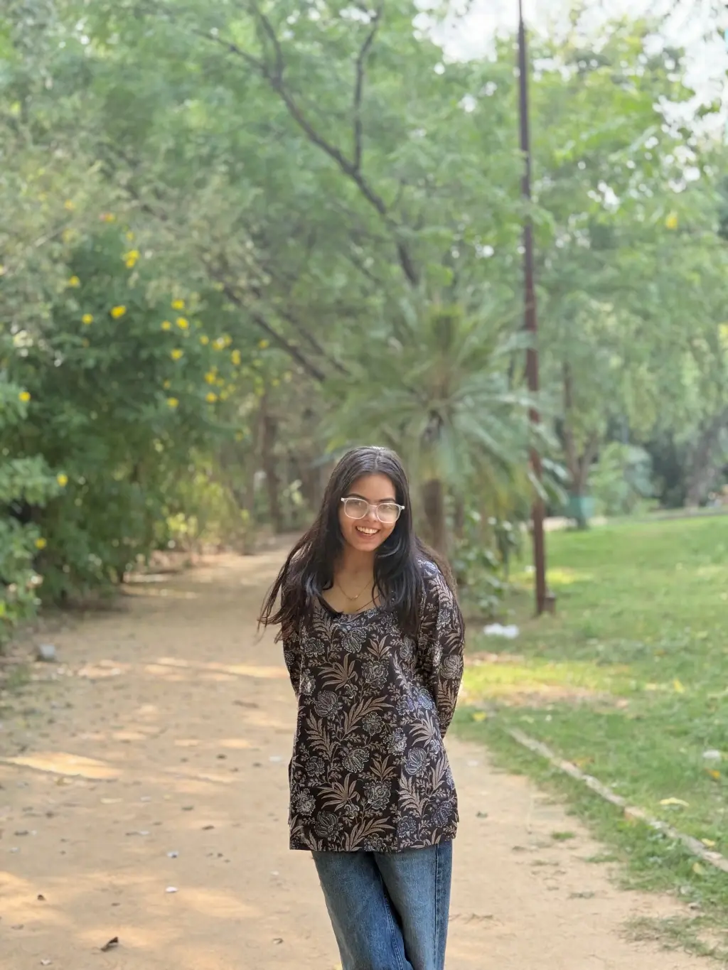 वनिका – Square Neck Criss-Cross Dori