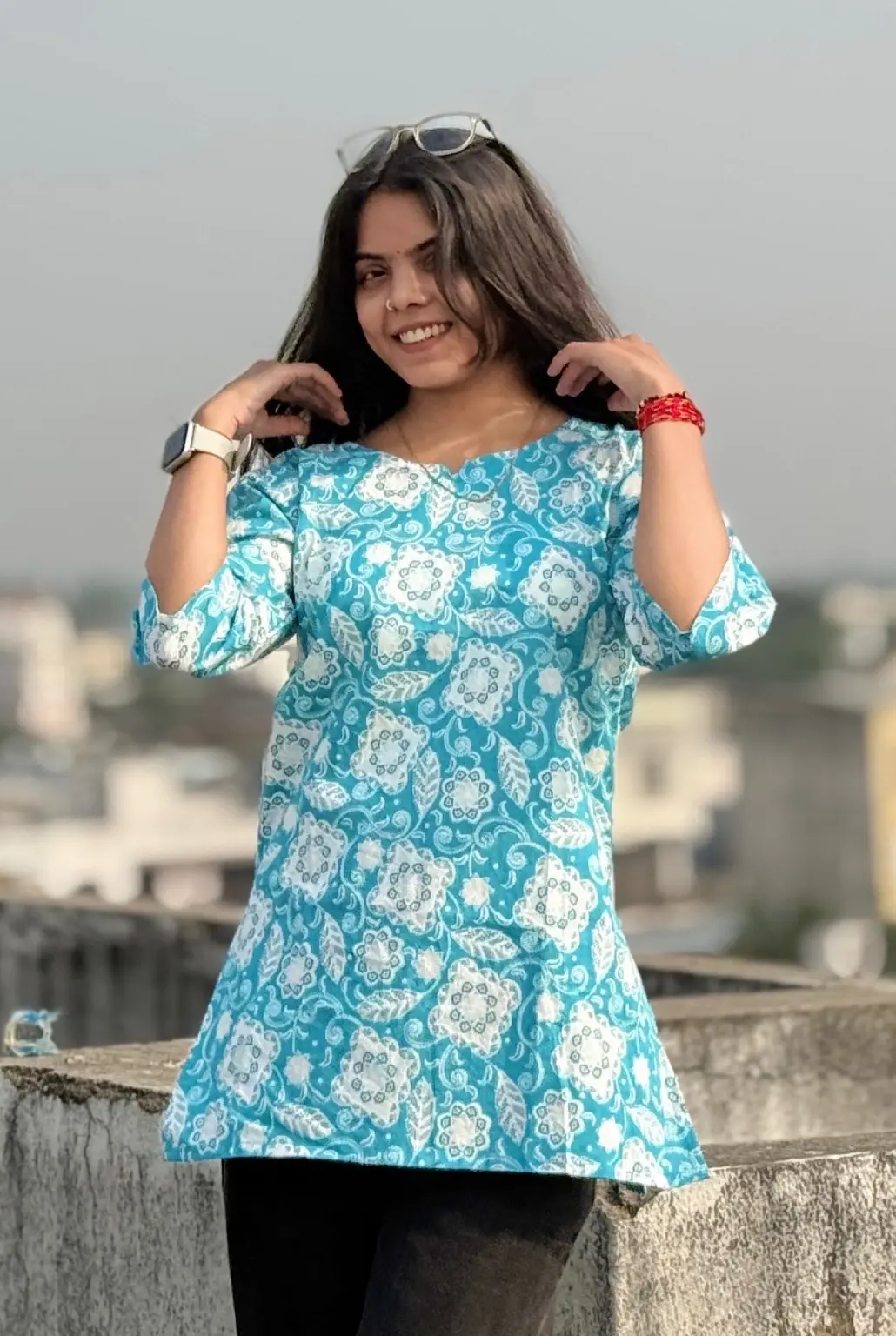 राग - V-Neck Straight Fit Short Kurti